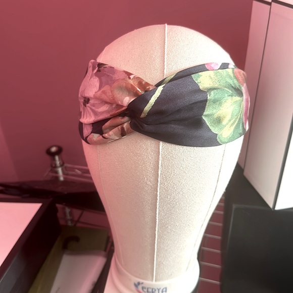 💯 Authentic 🌺 Gucci Blooms Headband - Picture 1 of 7